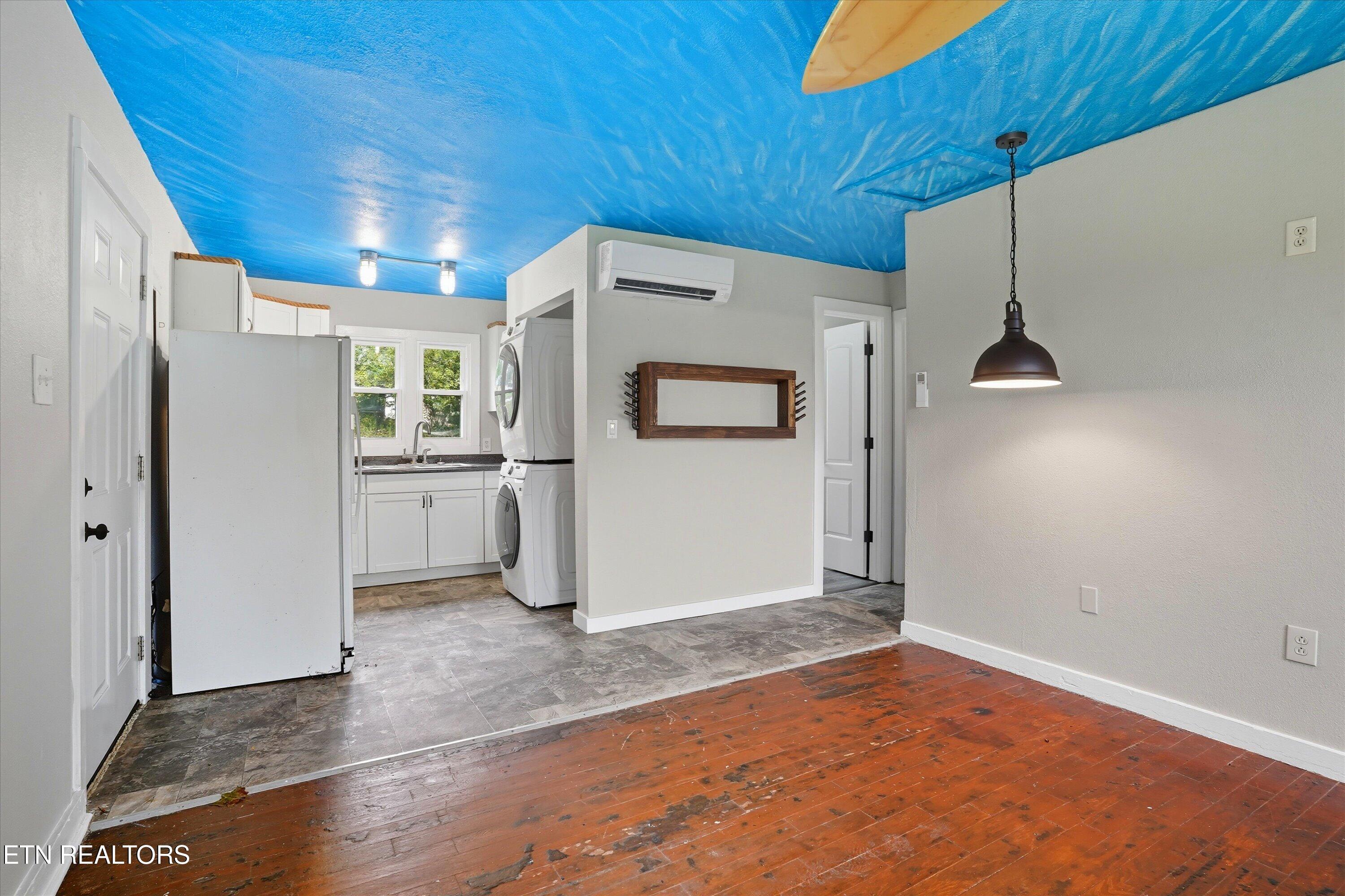 100-102 Howard Lane Oak Ridge, TN 37830 - Photo 15 of 25 28-100_Howard_Ln_Reshoot_003