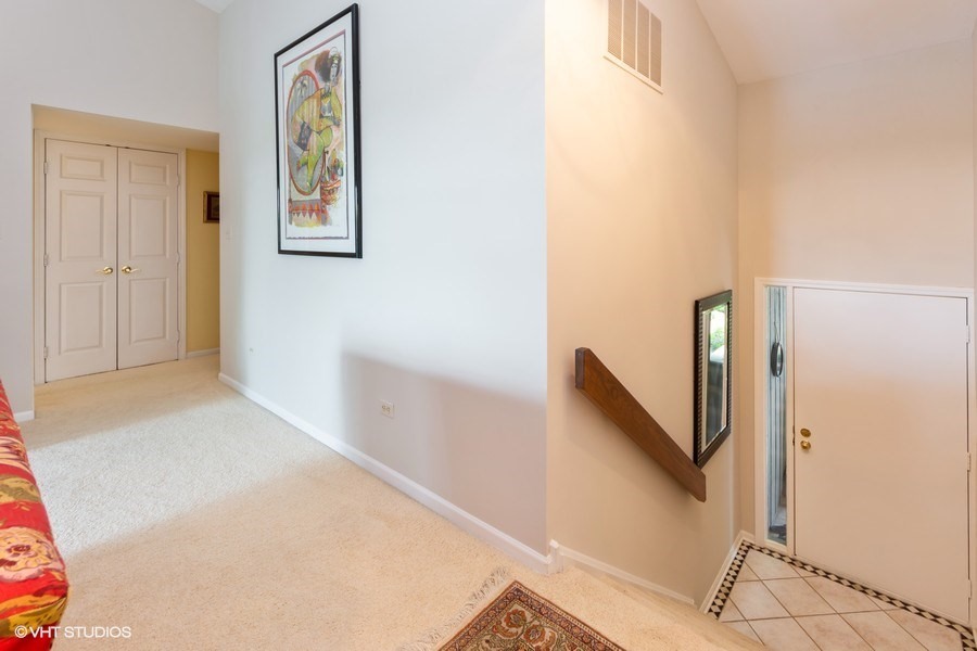 321 Shoreline Road, Unit B Lake Barrington, IL 60010 - Photo 23 of 39 Gallery Image 23