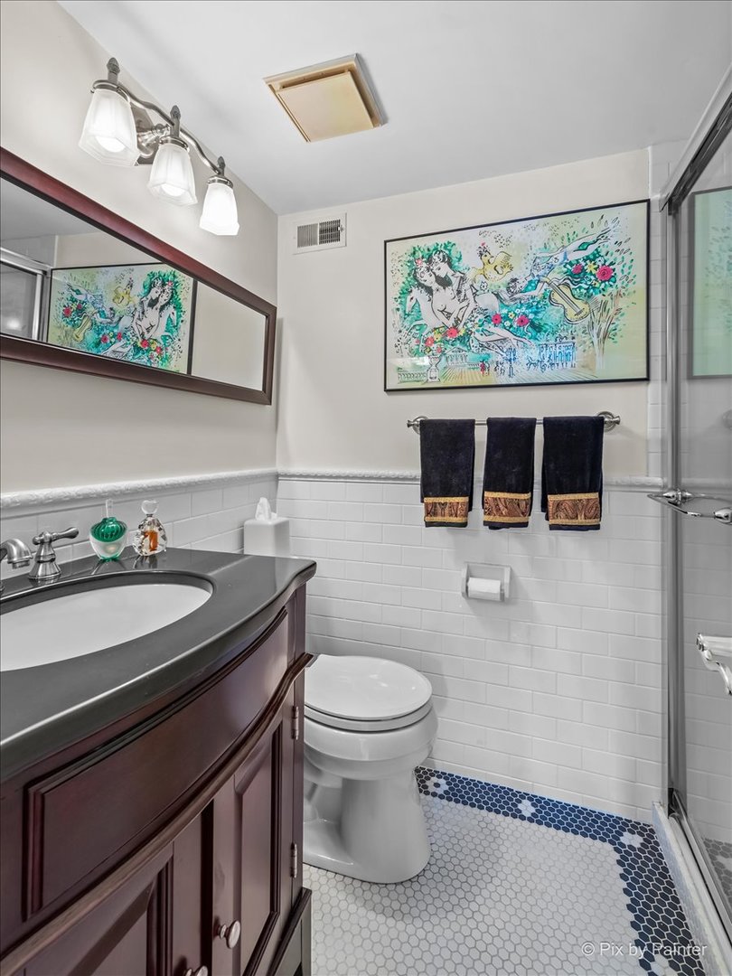 321 Shoreline Road, Unit B Lake Barrington, IL 60010 - Photo 30 of 39 Gallery Image 30