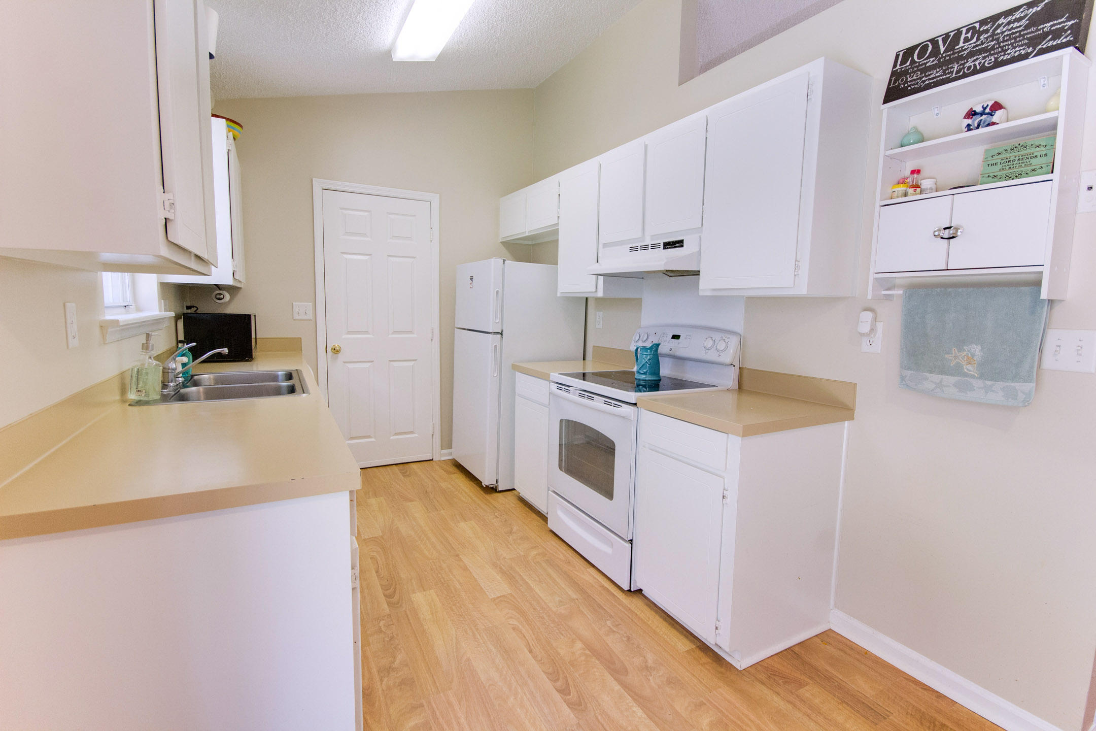132 Jigsaw Road Summerville, SC 29485 - Photo 3 of 16 Open kitchen