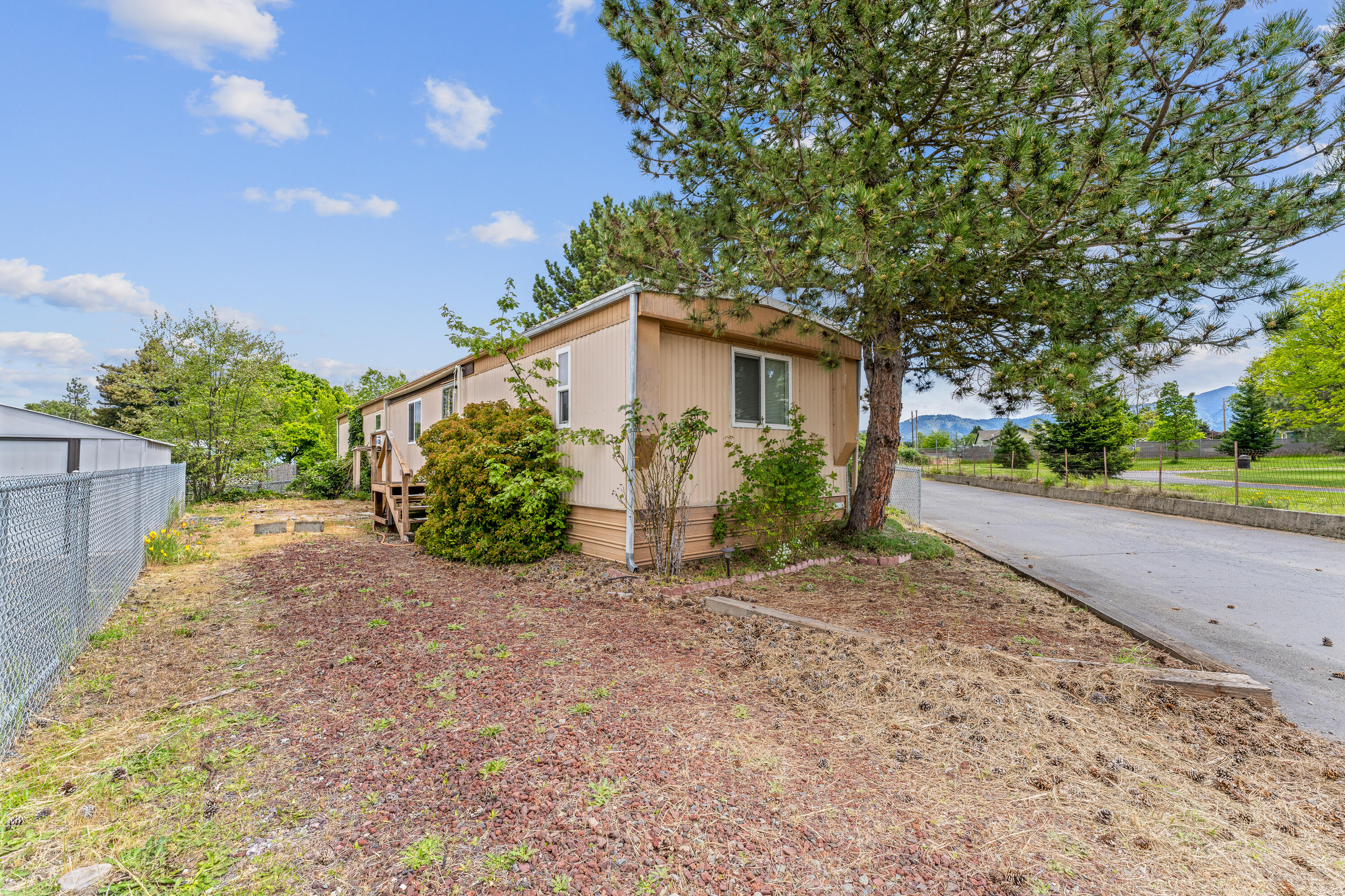 1241 Dowell Road, Unit 64 Grants Pass, OR 97527 - Photo 5 of 15 EXT (5 of 6)
