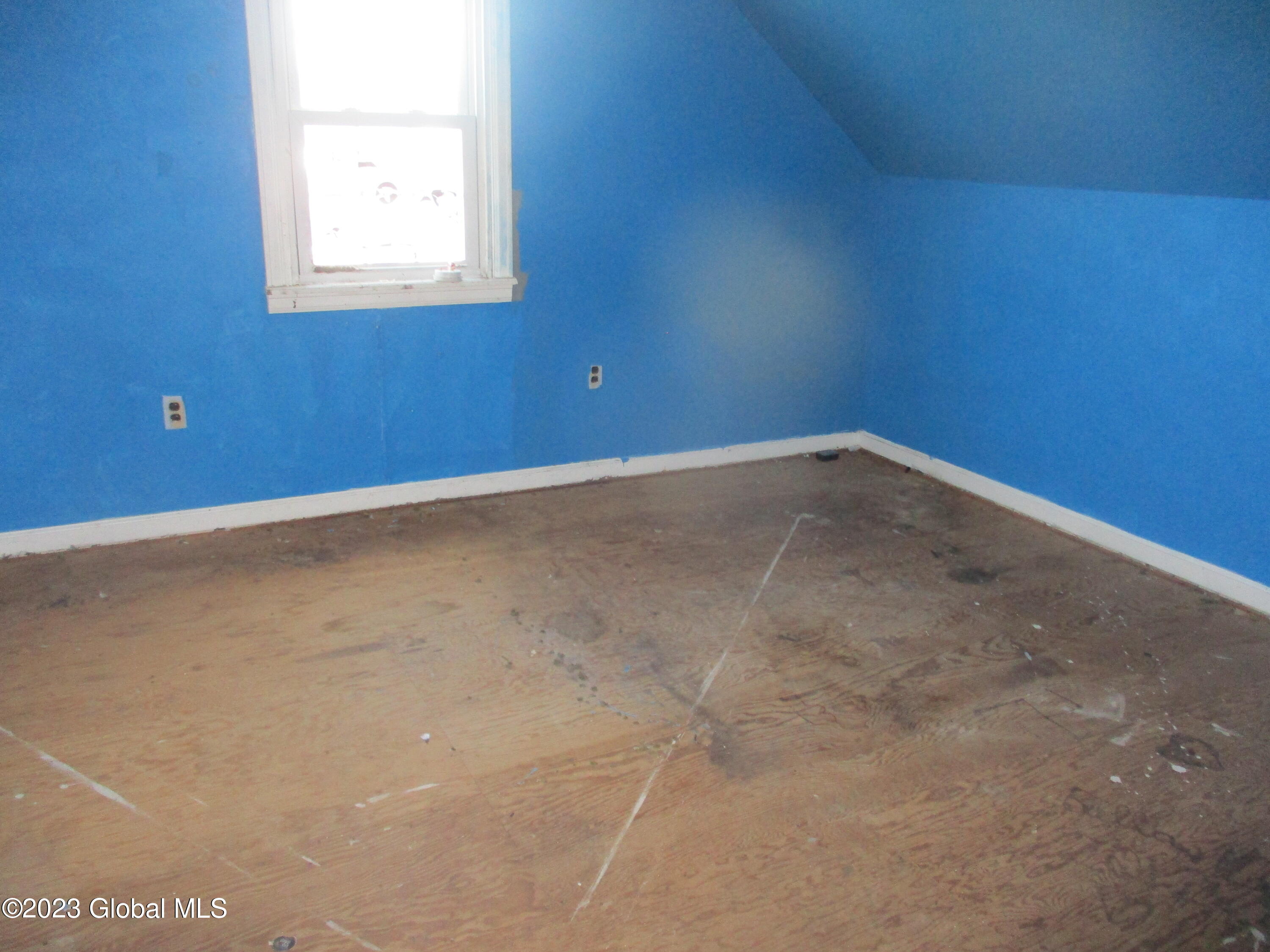 1119 Fort Hunter Road Rotterdam, NY 12303 - Photo 6 of 16 IMG_3041