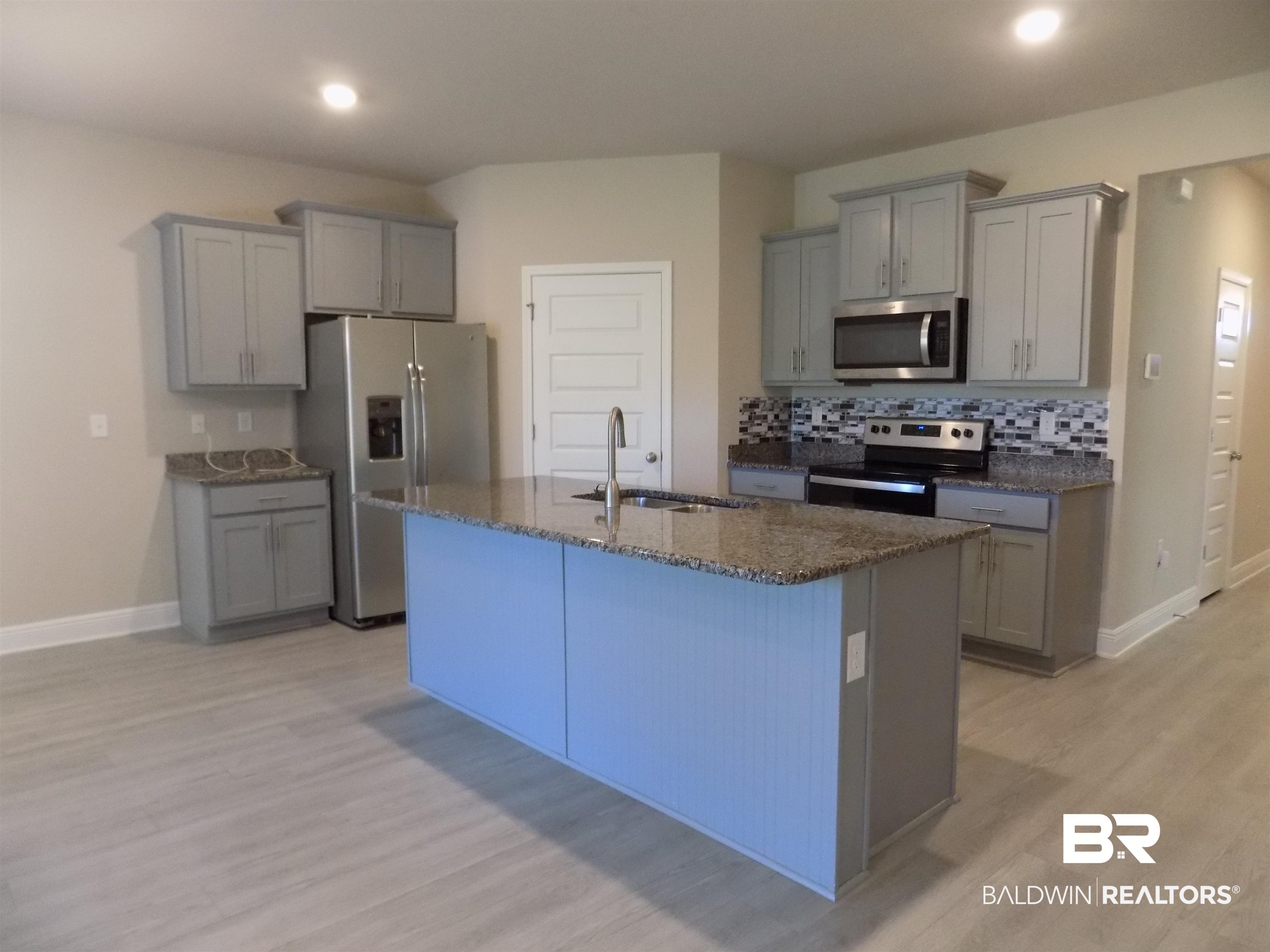 22928 Lieutenant Avenue Foley, AL 36535 - Photo 3 of 28