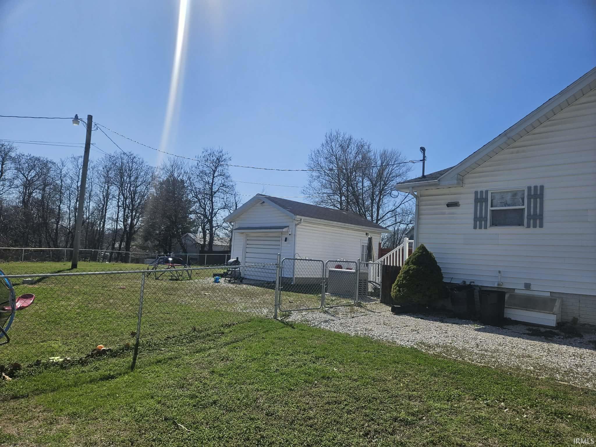 709 Graham Street Washington, IN 47501 - Photo 5 of 7