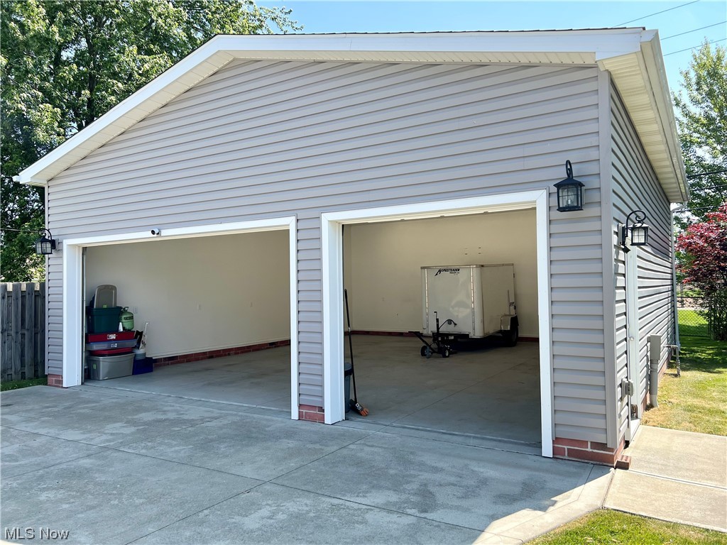 1601 Chelmsford Road Cleveland, OH 44124 - Photo 23 of 26 Gallery Image 23