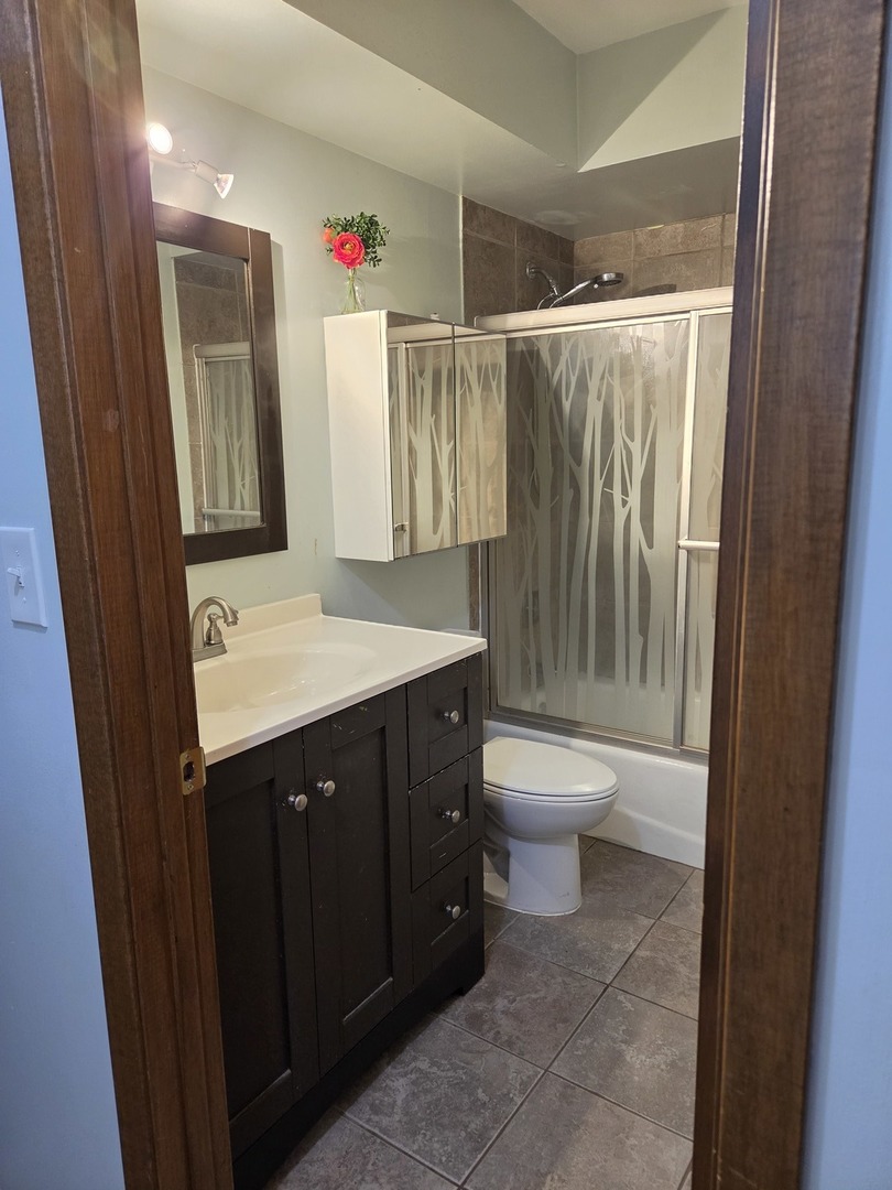 1907 West Golf Road, Unit 1B Mount Prospect, IL 60056 - Photo 14 of 23