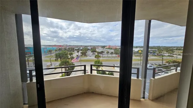 $384,000 | 2900 North Atlantic Avenue, Unit 305, Daytona Beach, FL 32118