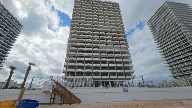 $384,000 | 2900 North Atlantic Avenue, Unit 305, Daytona Beach, FL 32118