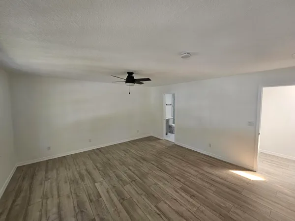 $2,200 | 1406 36th Avenue, Vero Beach, FL 32960