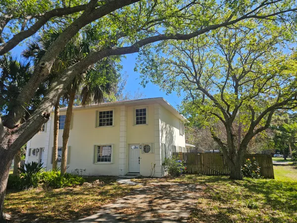 $2,200 | 1406 36th Avenue, Vero Beach, FL 32960