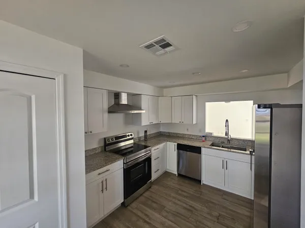 $2,200 | 1406 36th Avenue, Vero Beach, FL 32960