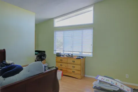 a view of entryway with washer and dryer