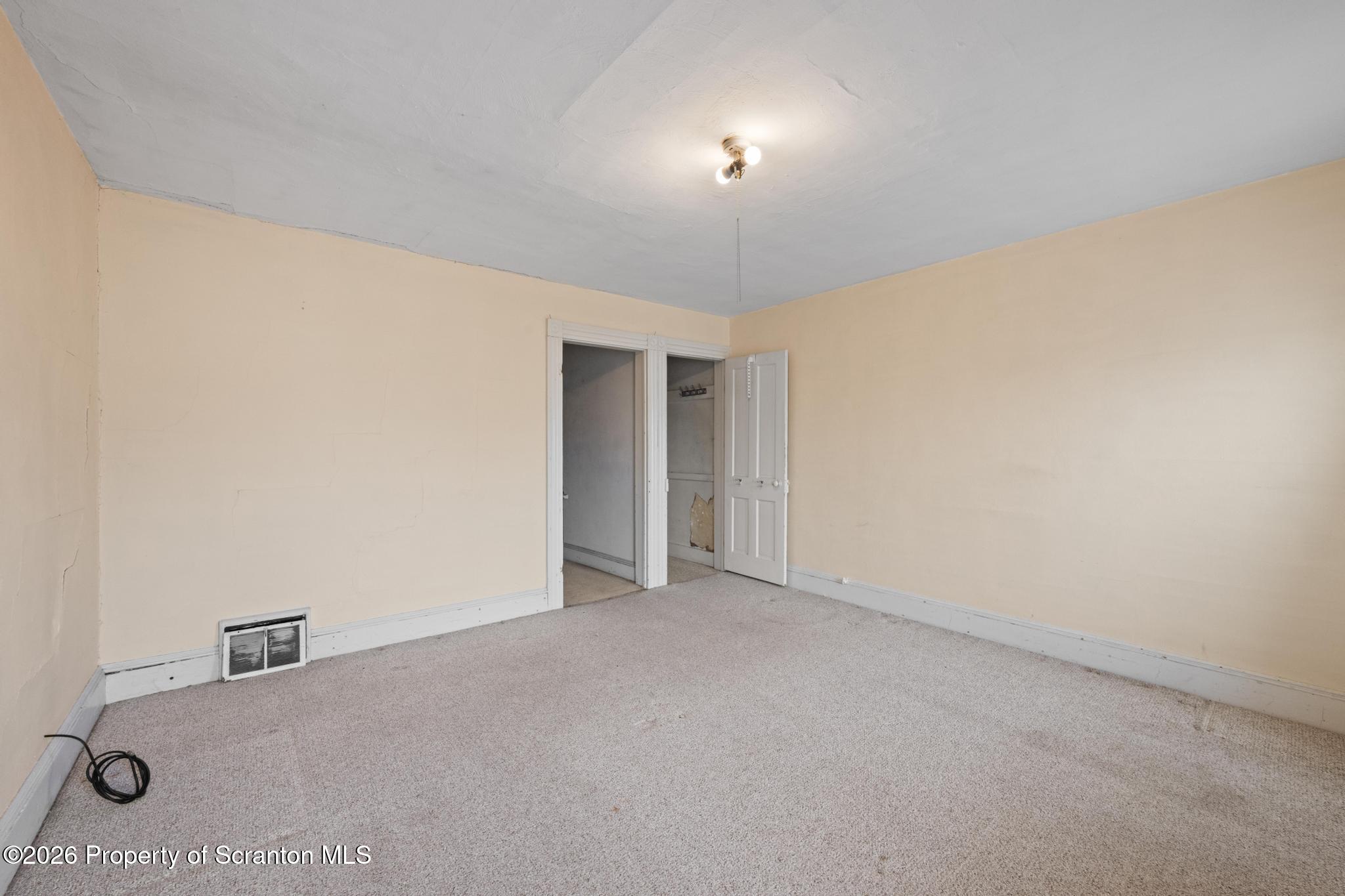 321 Ferdinand Street Scranton, PA 18508 - Photo 13 of 22 DSC_4292