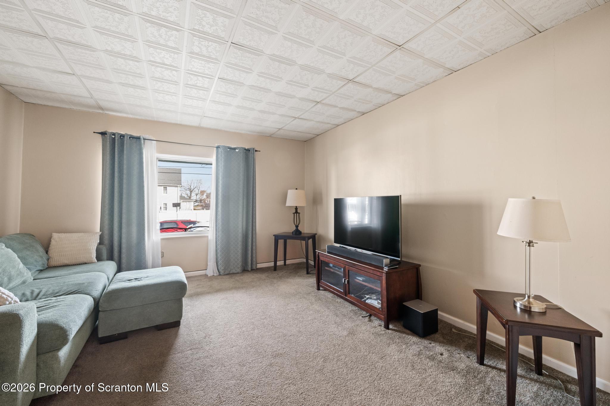 321 Ferdinand Street Scranton, PA 18508 - Photo 6 of 22 DSC_4162