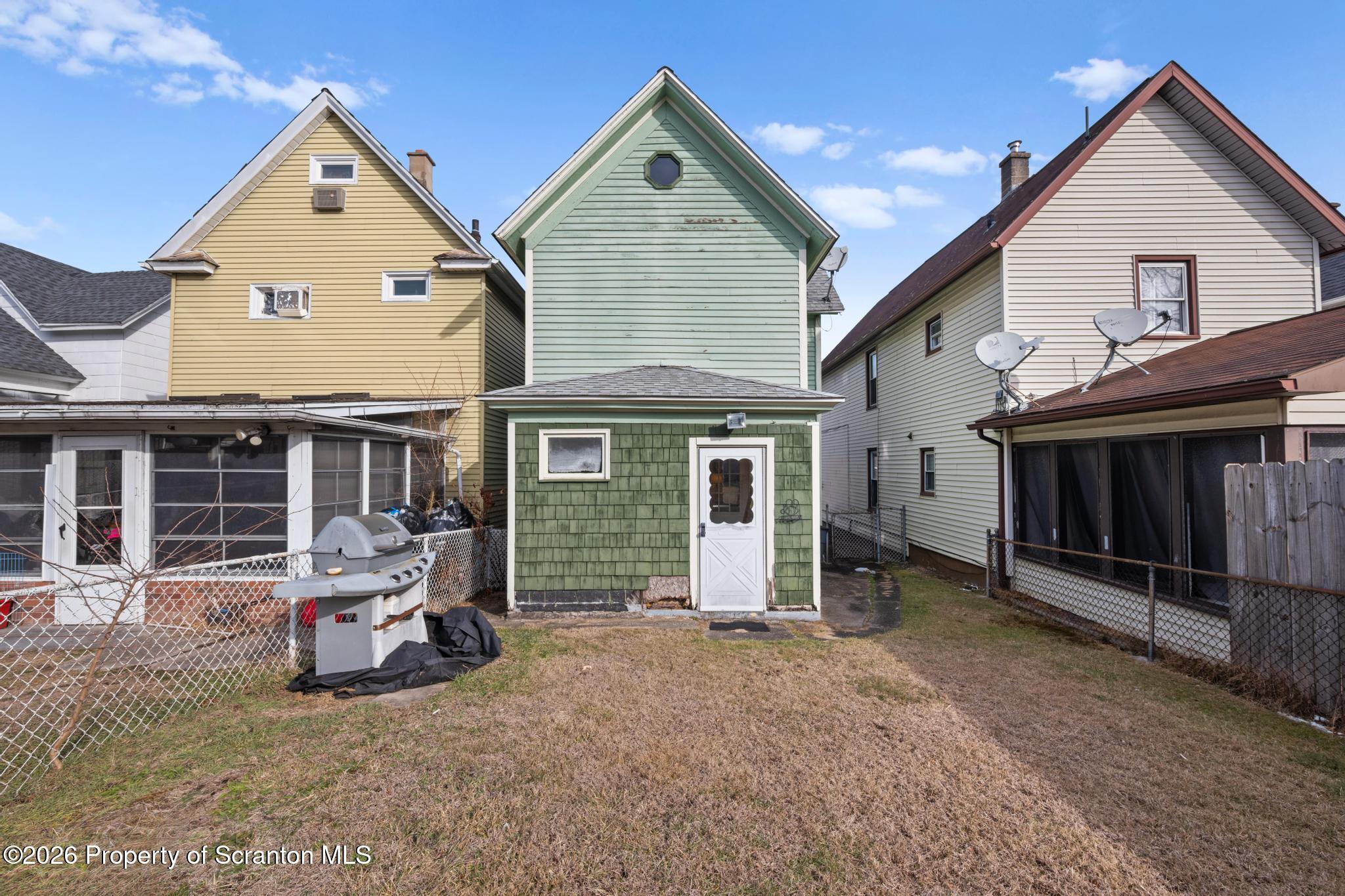 321 Ferdinand Street Scranton, PA 18508 - Photo 10 of 22 DSC_4337