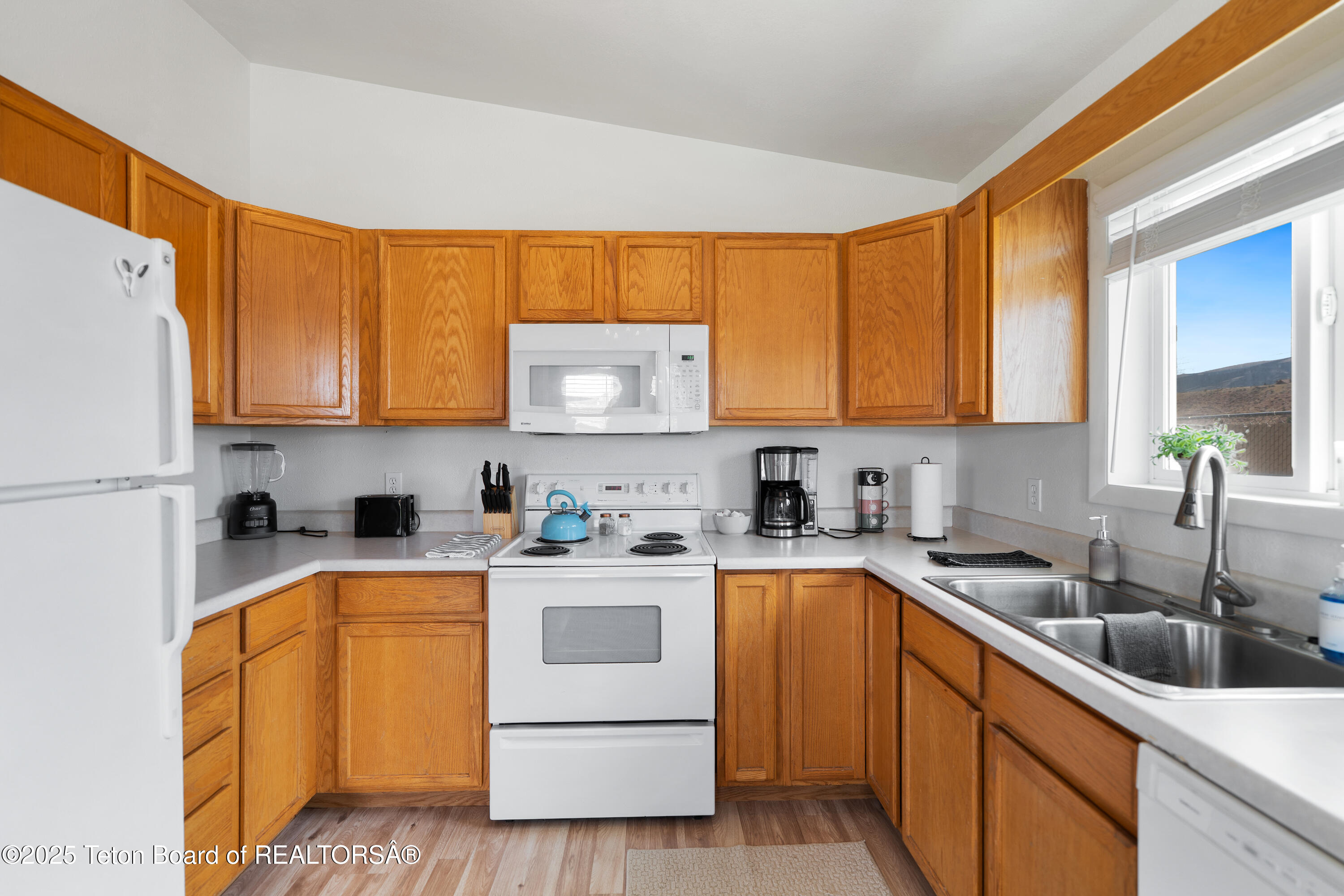 100 Taylor Creek Road Dubois, WY 82513 - Photo 13 of 21 10