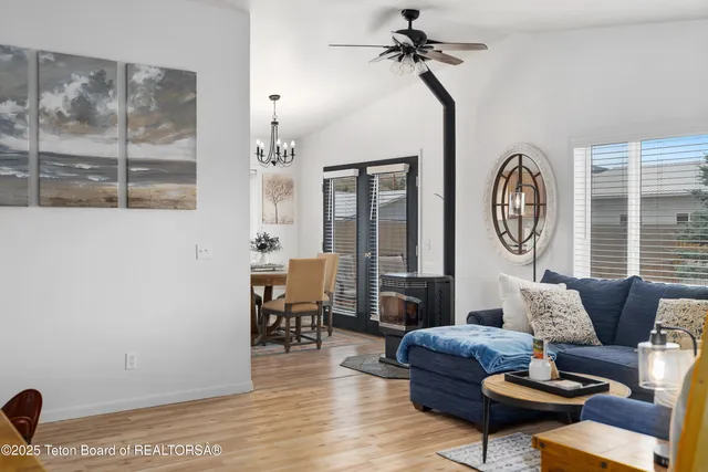 $375,000 | 100 Taylor Creek Road, Dubois, WY 82513