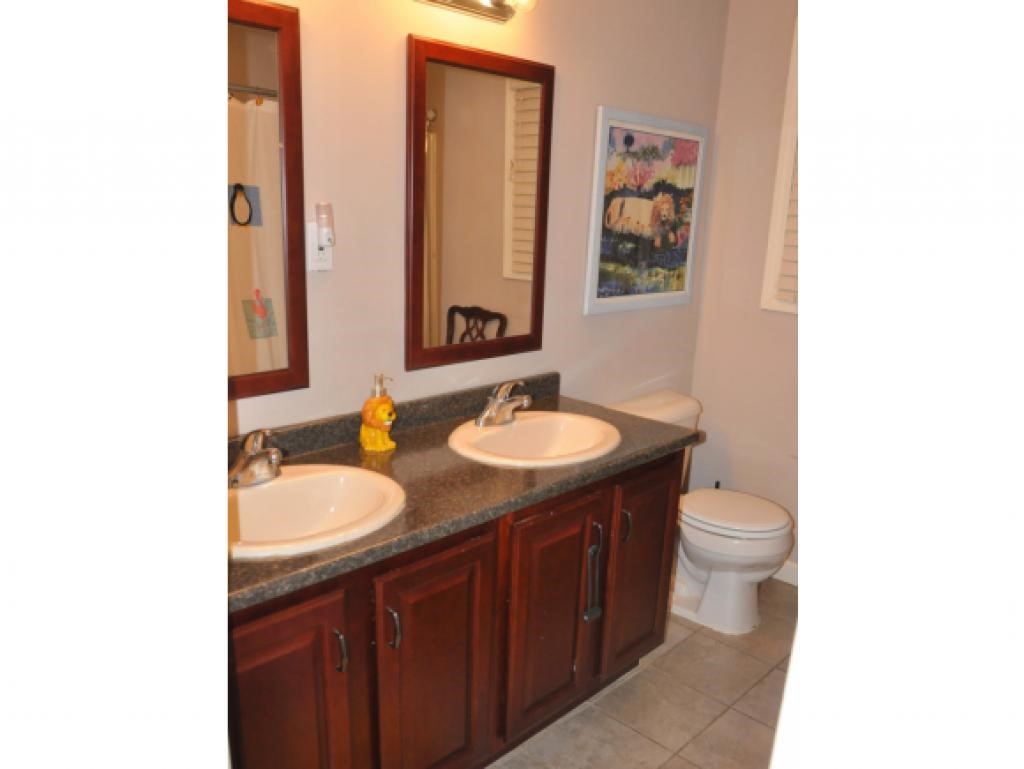 2 Thomas Street Derry, NH 03038 - Photo 8 of 10
