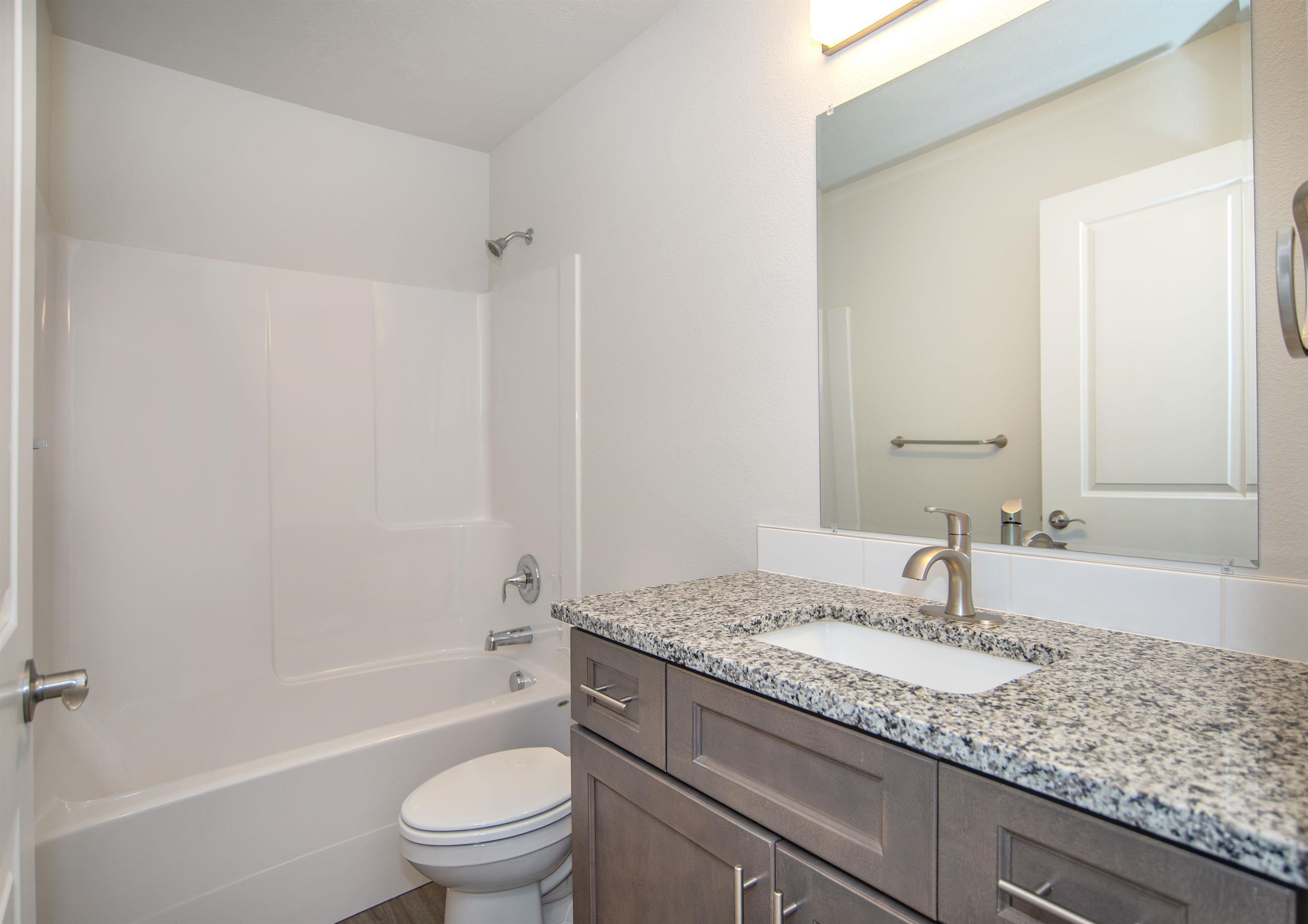 818 West Augusta Avenue Spokane, WA 99205 - Photo 11 of 19