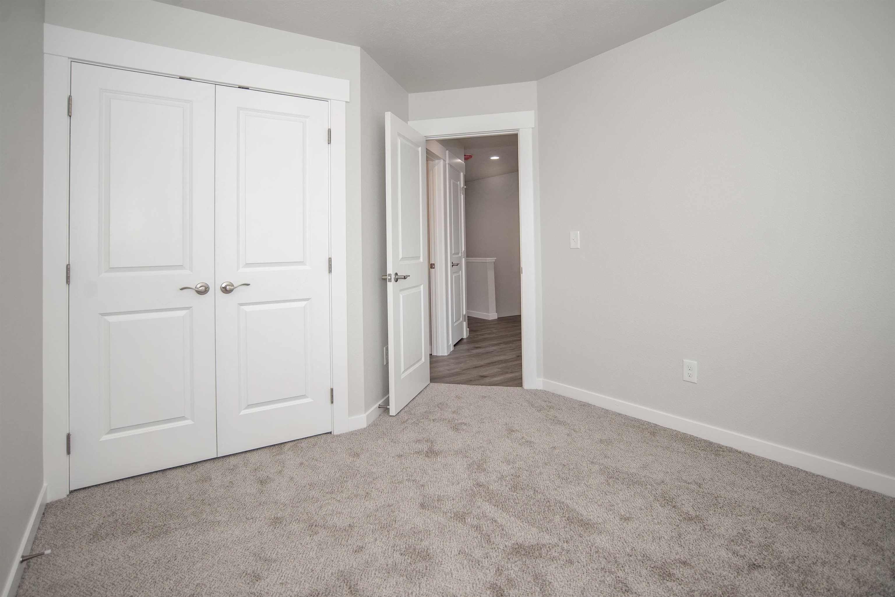818 West Augusta Avenue Spokane, WA 99205 - Photo 13 of 19