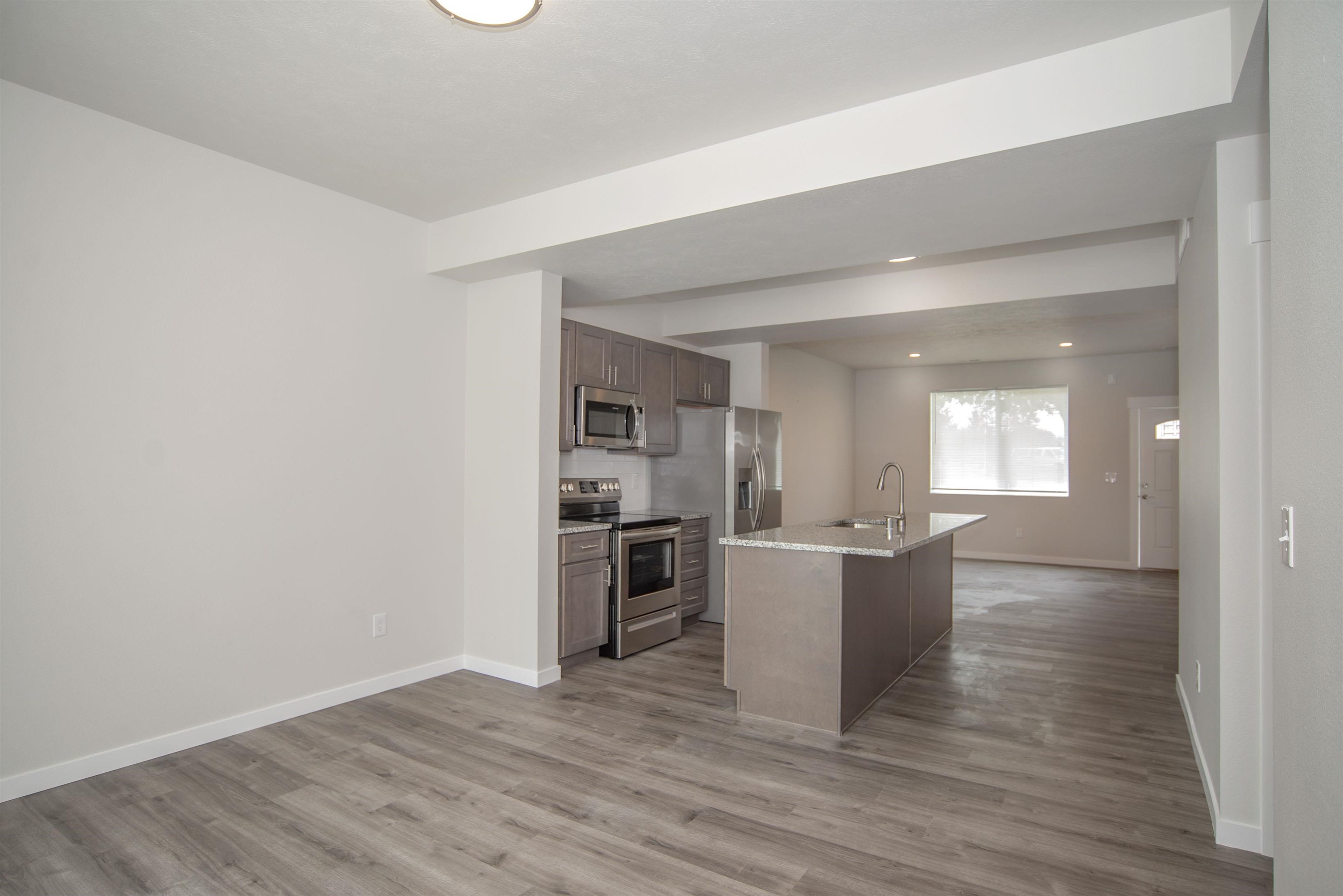818 West Augusta Avenue Spokane, WA 99205 - Photo 5 of 19