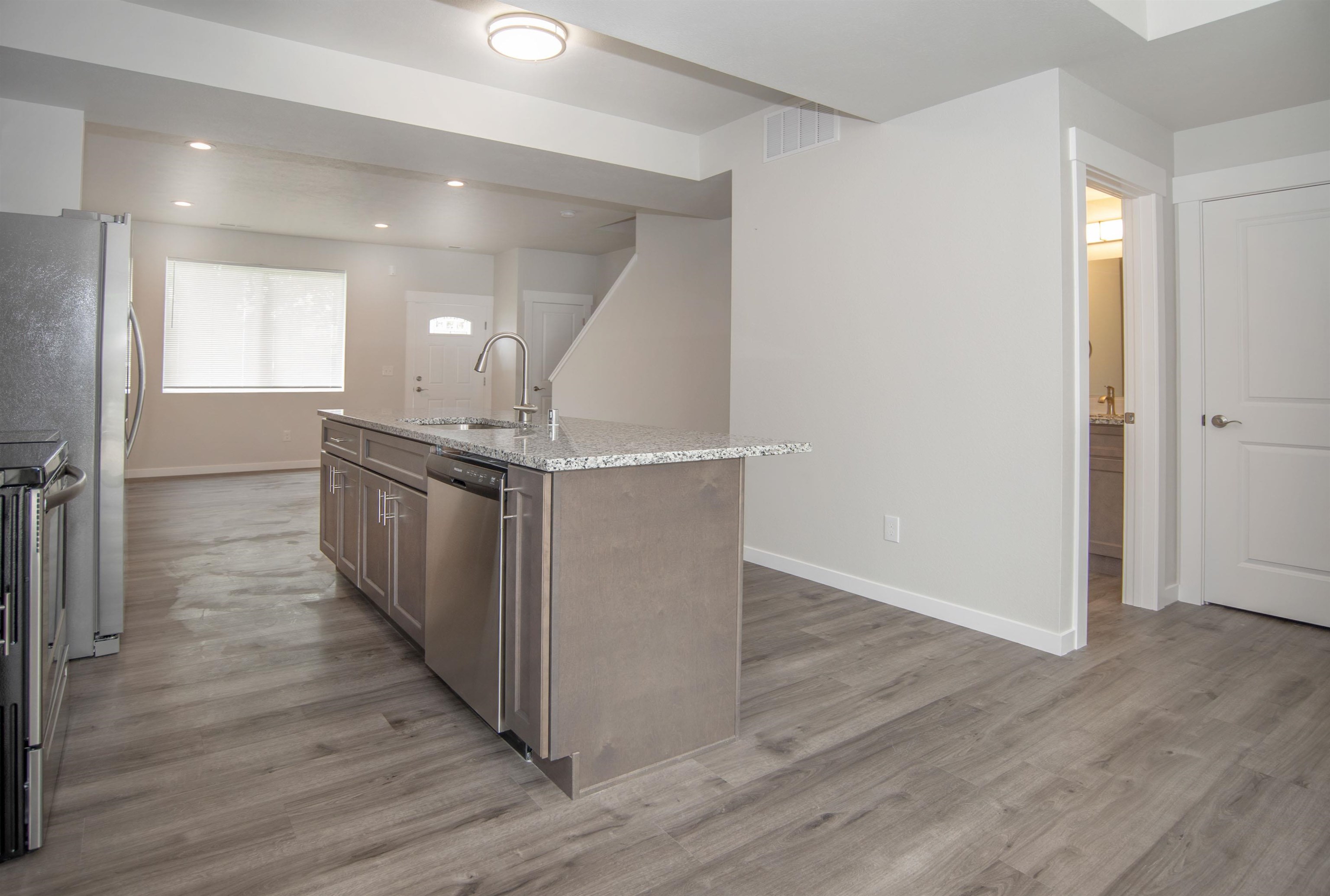 818 West Augusta Avenue Spokane, WA 99205 - Photo 6 of 19