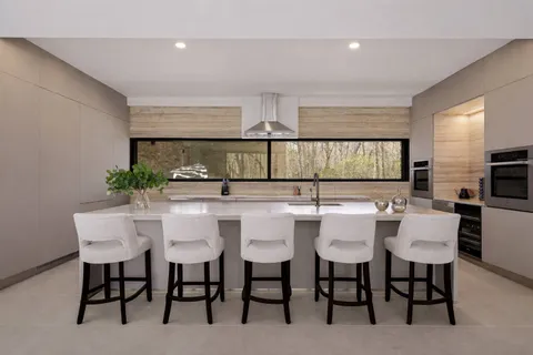 $6,995,000 | 1694 Millstone Road, Sag Harbor, NY 11963