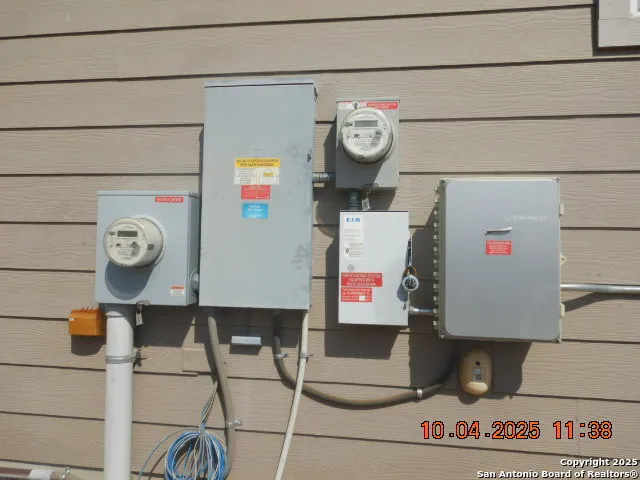 $324,500 | 14807 Maverick Avenue, San Antonio, TX 78217