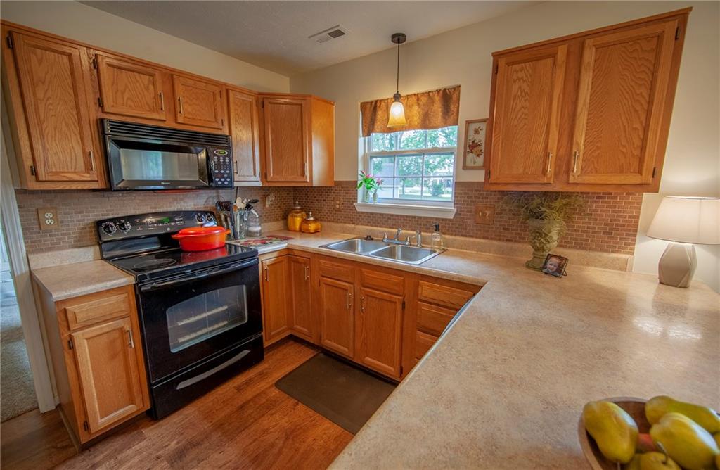 39 Park Court Pendleton, IN 46064 - Photo 7 of 28 Gallery Image 7