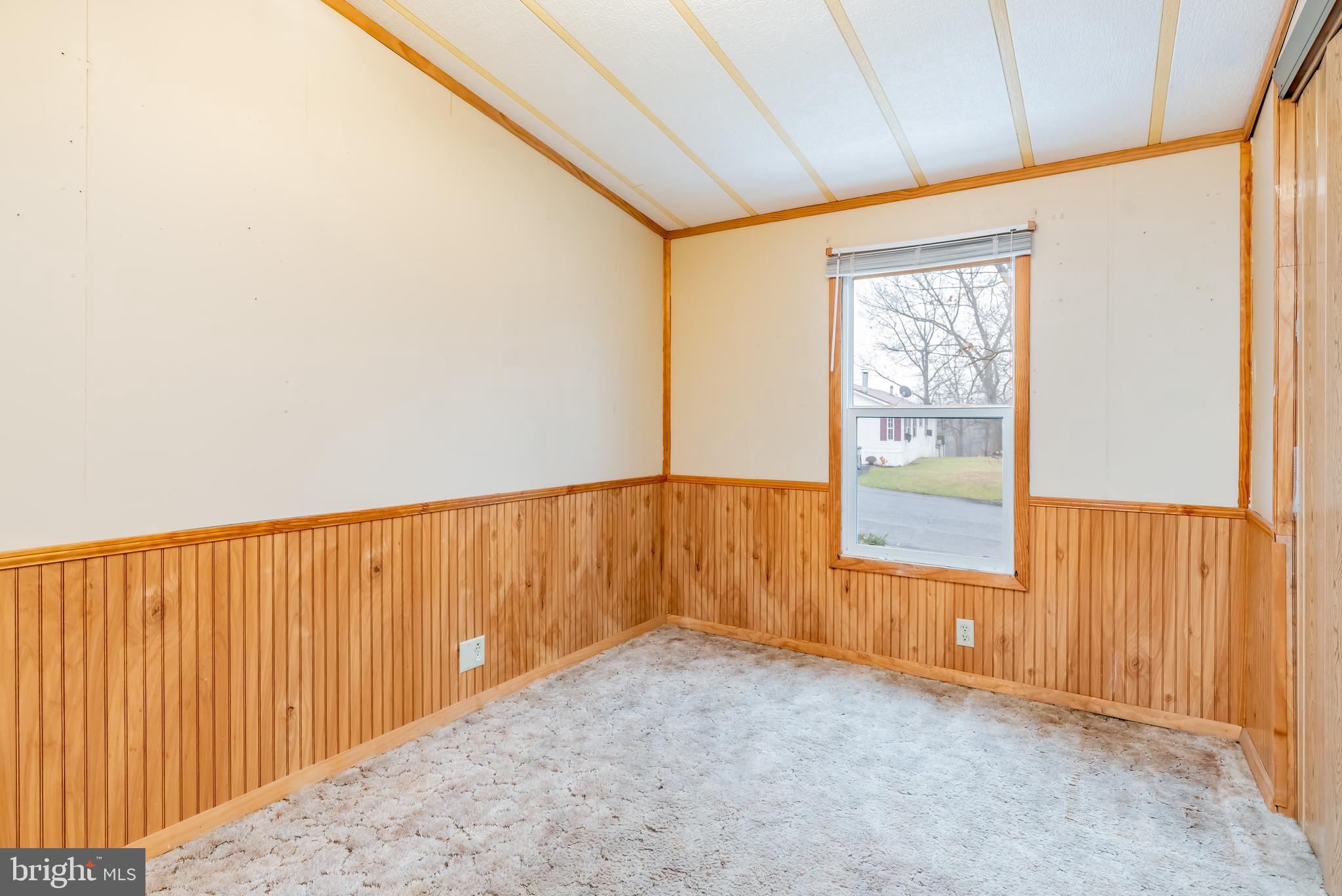 41 Pine Road Newville, PA 17241 - Photo 18 of 24 Second bedroom clean freshly shampooed carpeting