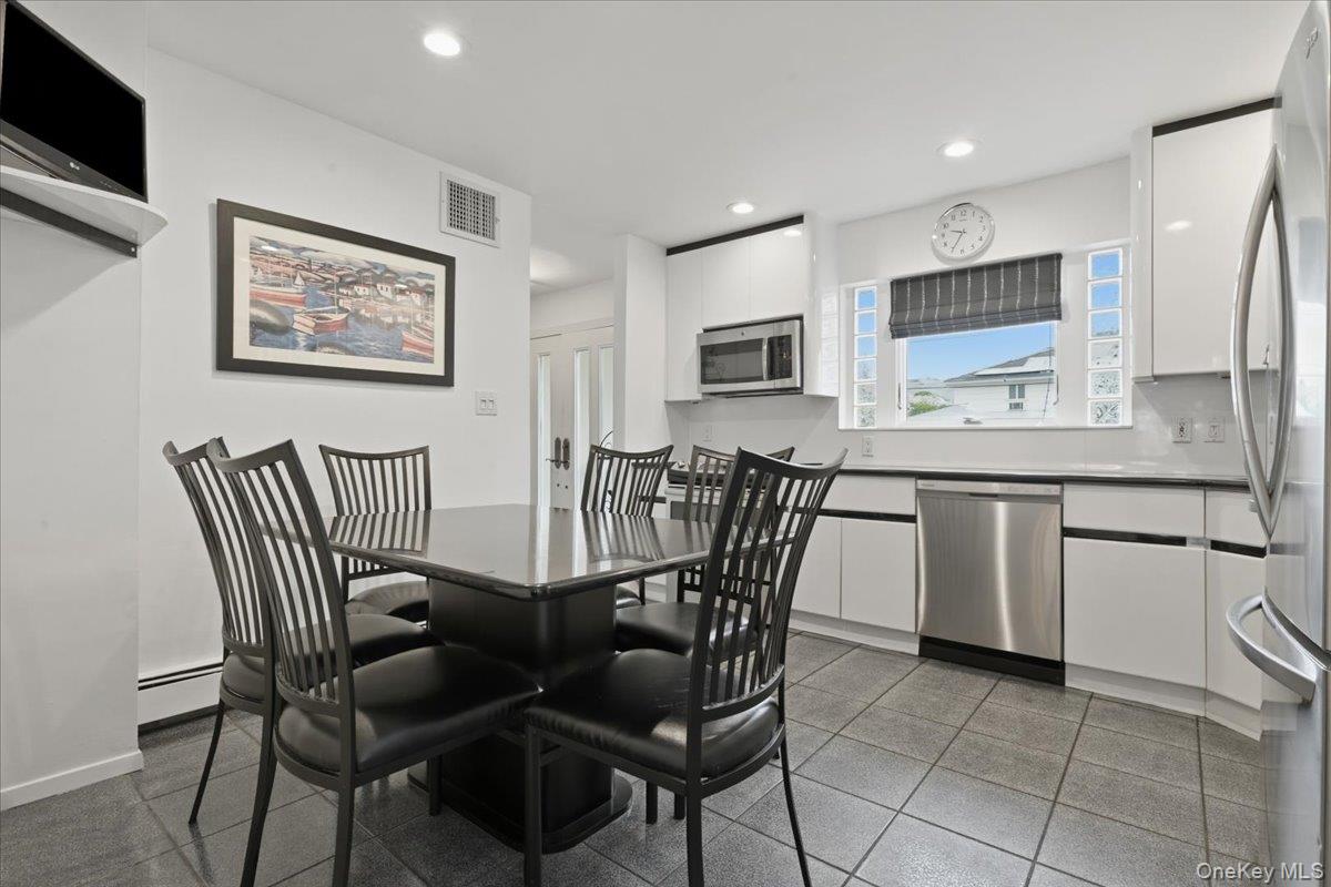 2461 Riviera Lane Bellmore, NY 11710 - Photo 9 of 44
