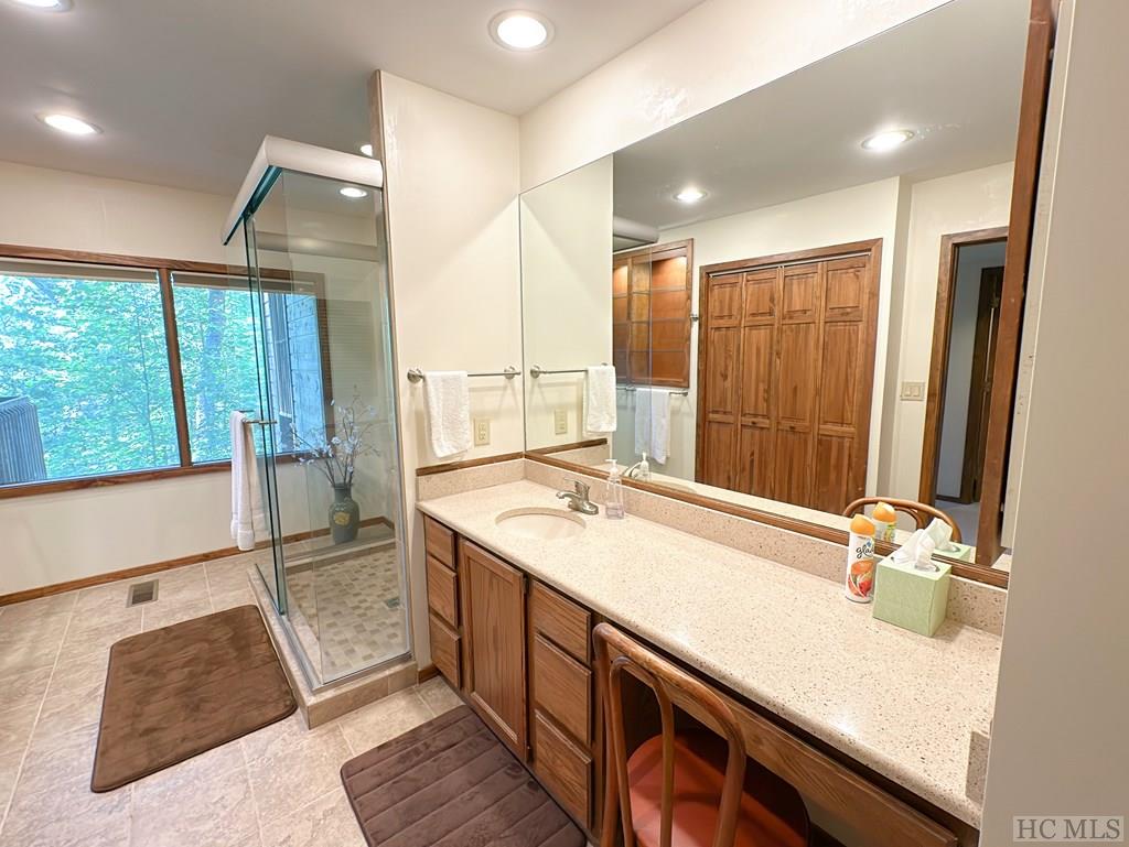 109 Emerald Ridge Road, Unit 41 Sapphire, NC 28774 - Photo 32 of 45 Gallery Image 32