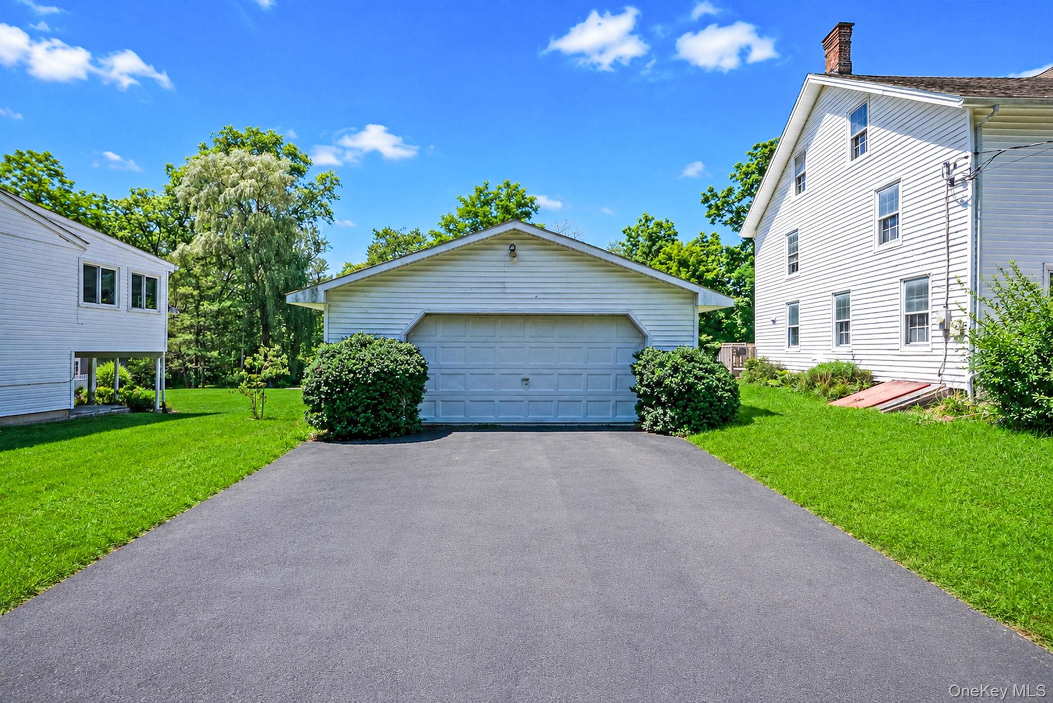 180 Quaker Street Wallkill, NY 12589 - Photo 5 of 43 Gallery Image 5
