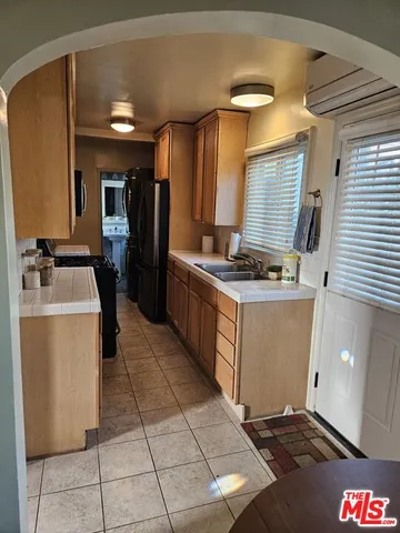 $3,800 | 110 North Edison Place, Long Beach, CA 90802