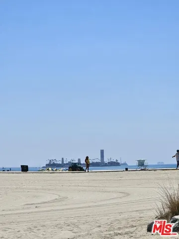 $3,800 | 110 North Edison Place, Long Beach, CA 90802