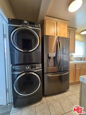 $3,800 | 110 North Edison Place, Long Beach, CA 90802