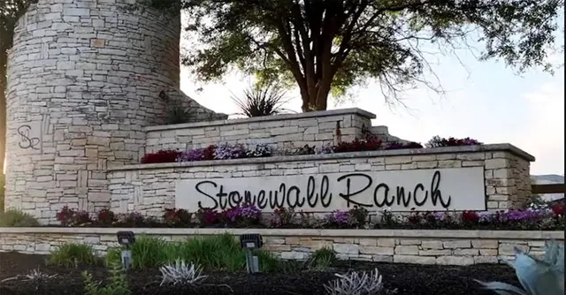 a picture of a black and white photo