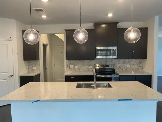 $2,700 | 116 Diorite Drive, Liberty Hill, TX 78642