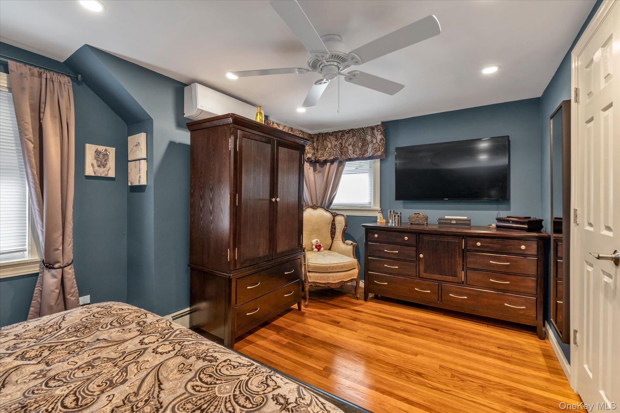 1700 Rugby Road Merrick, NY 11566 - Photo 14 of 22