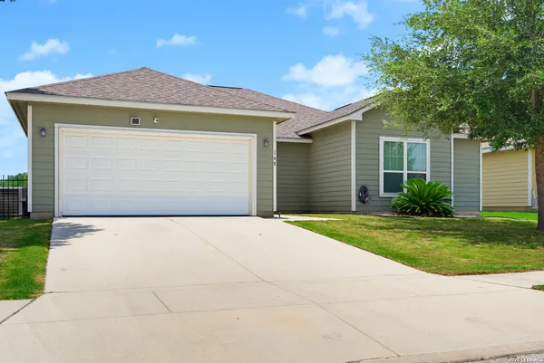 $319,900 | 148 Lark Hill Road, Floresville, TX 78114
