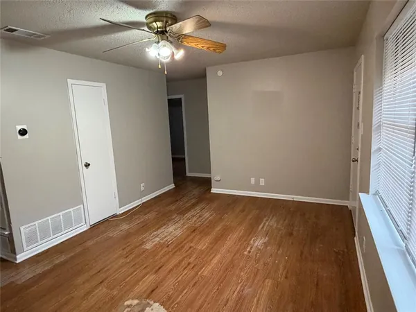 $1,600 | 521 Pershing Drive, Denton, TX 76209