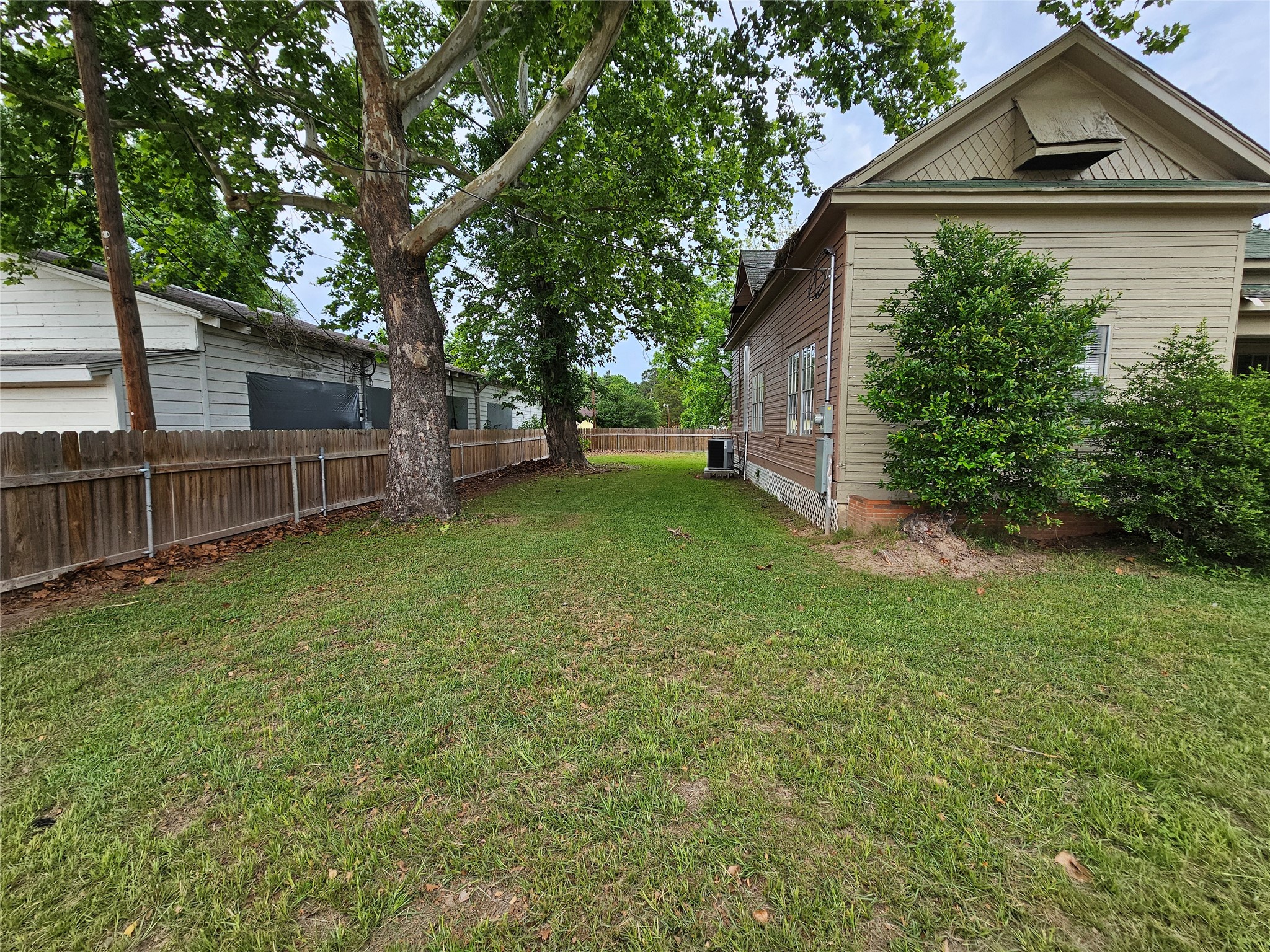 11 Smith Street Shepherd, TX 77371 - Photo 5 of 31 a view of a house with a yard