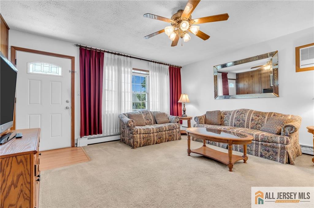 11 Richmond Road Edison, NJ 08817 - Photo 2 of 28 Gallery Image 2