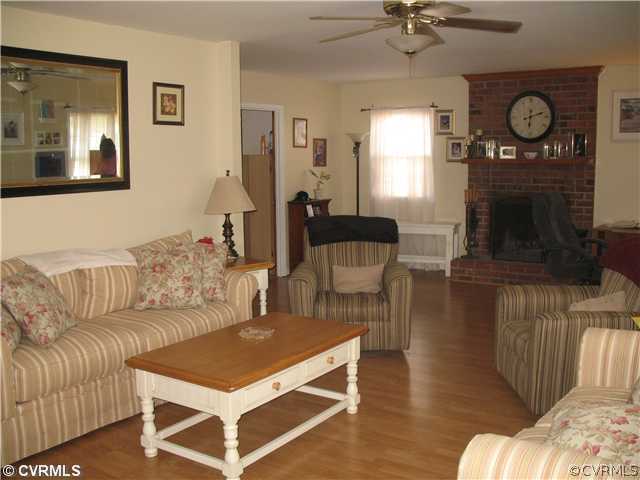 5324 Ridgerun Terrace Chesterfield, VA 23832 - Photo 2 of 12 Living Room