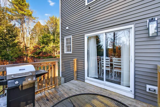 $412,500 | 42 Deerfield Lane, Casco, ME 04015