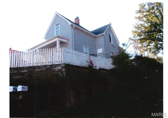 $139,900 | 815 South Charles Street, Belleville, IL 62220