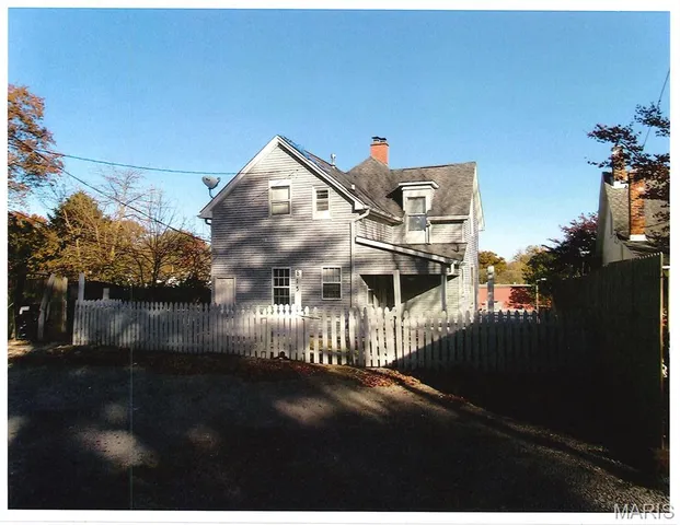 $139,900 | 815 South Charles Street, Belleville, IL 62220