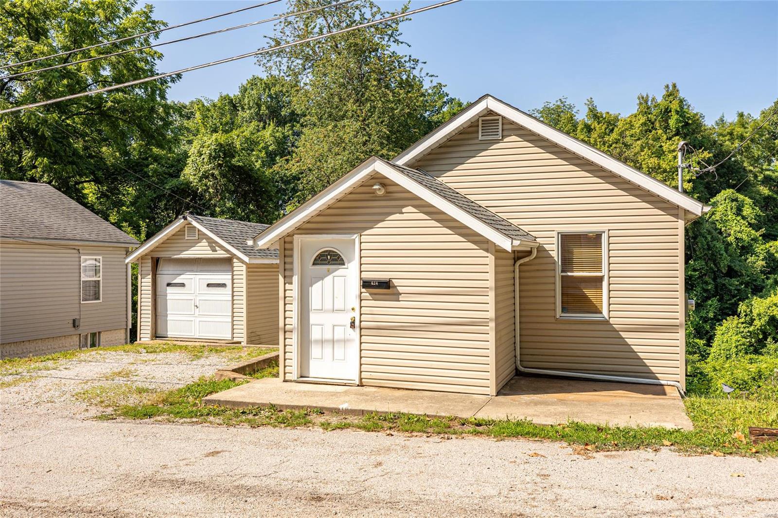 624 Leonard Street Alton, IL 62002 - Photo 2 of 25