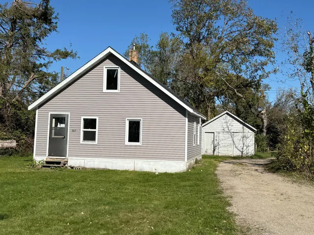 $117,500 | 907 10 Street Northwest, Bemidji, MN 56601