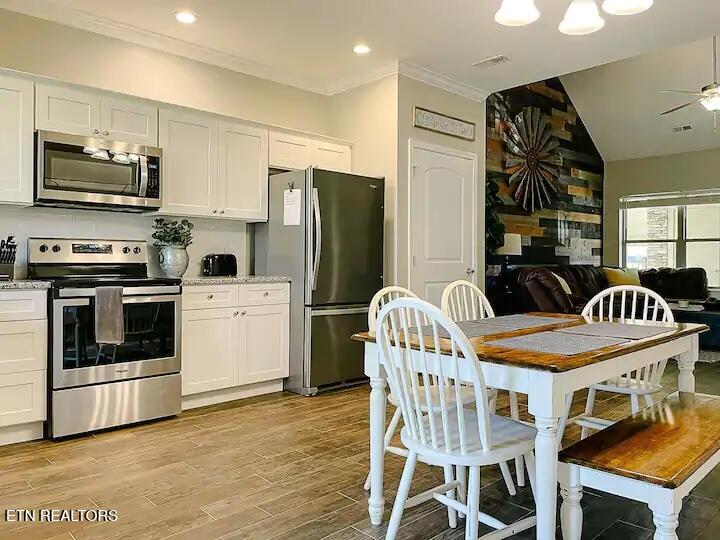 326 Shooting Star Loop, Unit 202 Townsend, TN 37882 - Photo 9 of 43 Photo 9